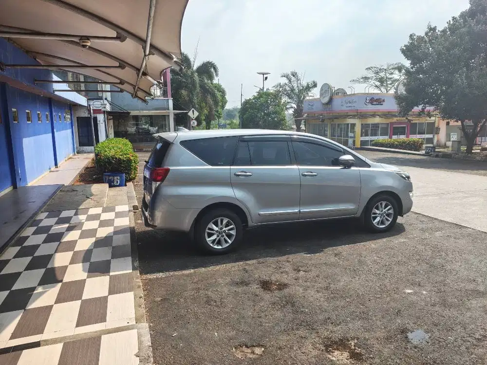 Innova Diesel 2.4 V 2019