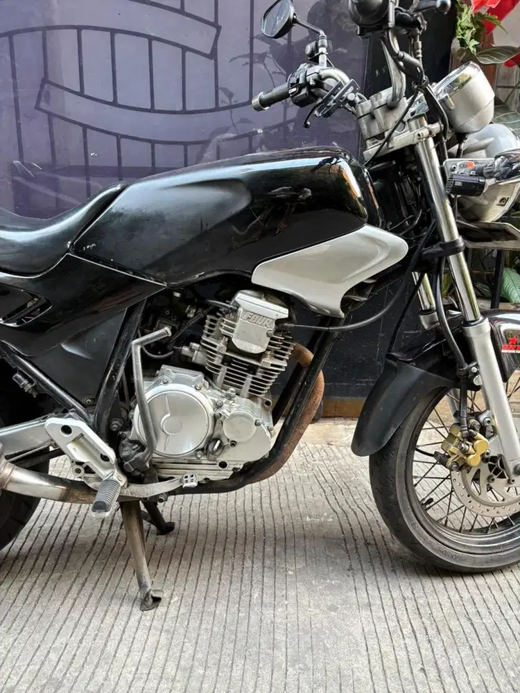 YAMAHA SCORPIO Z 208