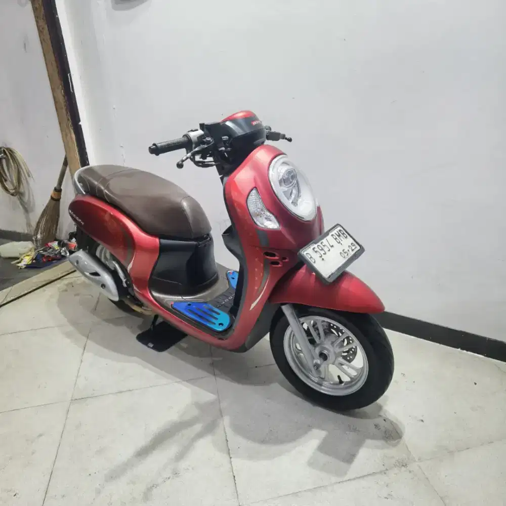 SCOOPY KEYLESS 2024 GRESS