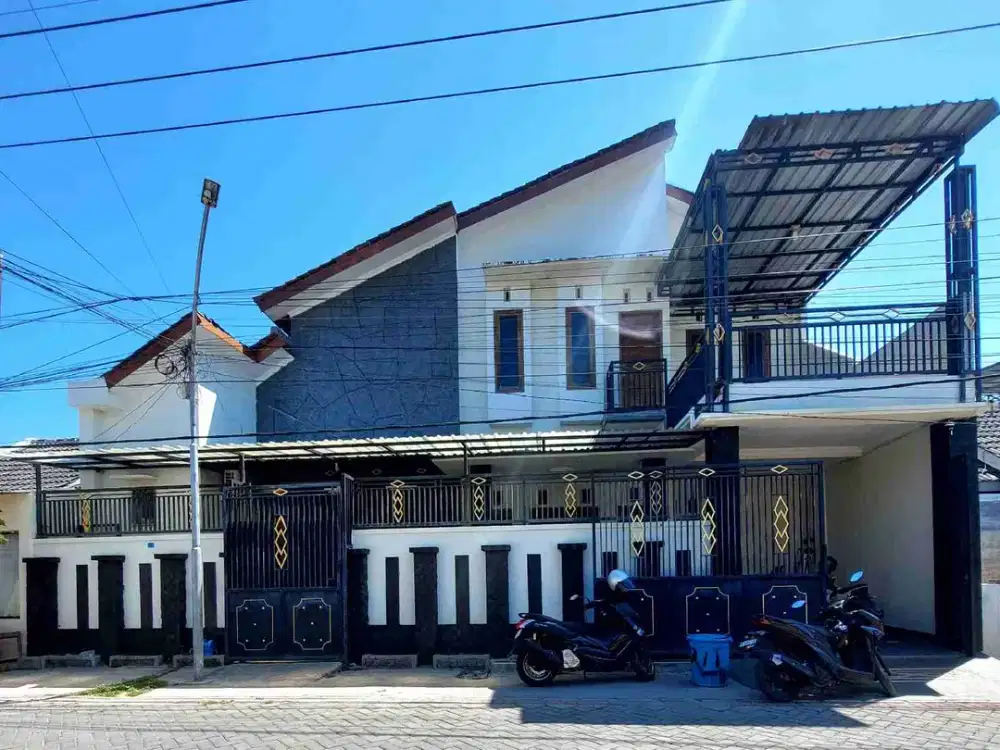 Rumah Besar 2 Lantai Siap Huni Di Tengah Kota Banyuwangi