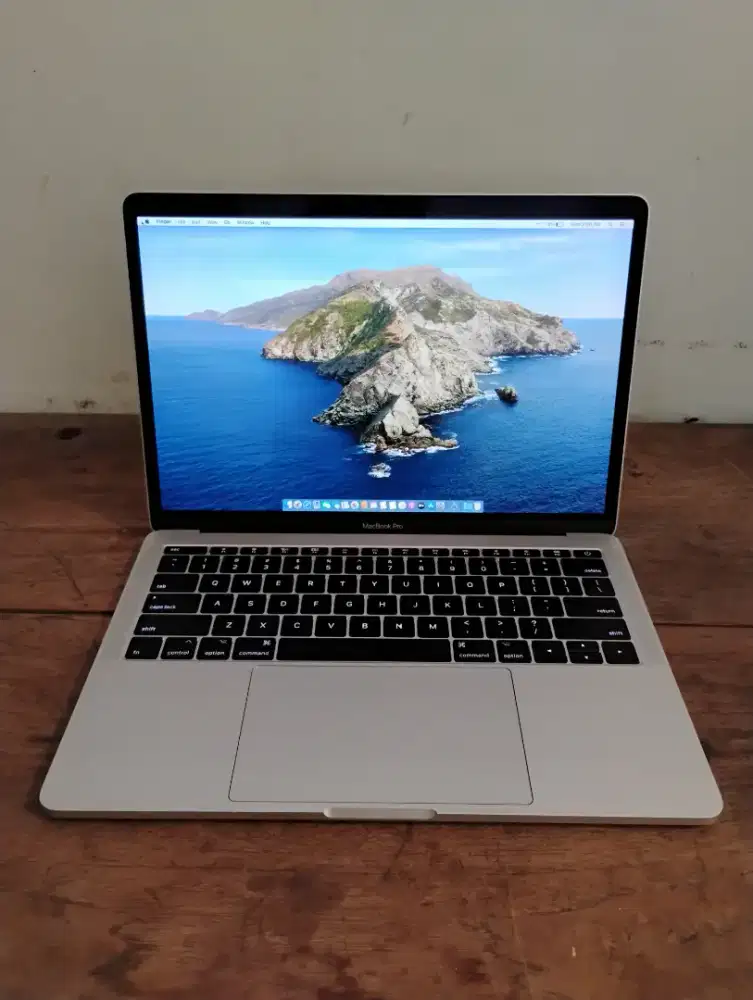 Macbook Pro 13 Inch 2017 i5 8gb/128gb
