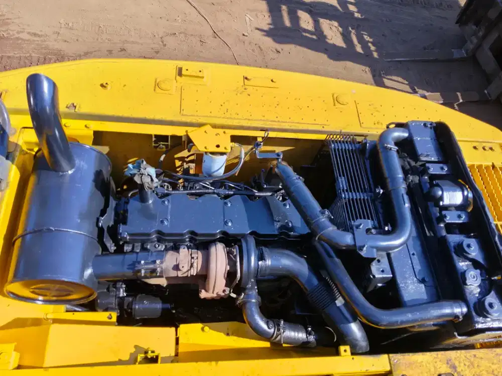 Excavator Komatsu pc200-8 THN 2012
