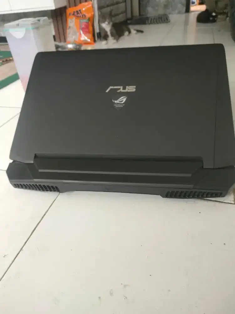 Laptop rog 17 inci
