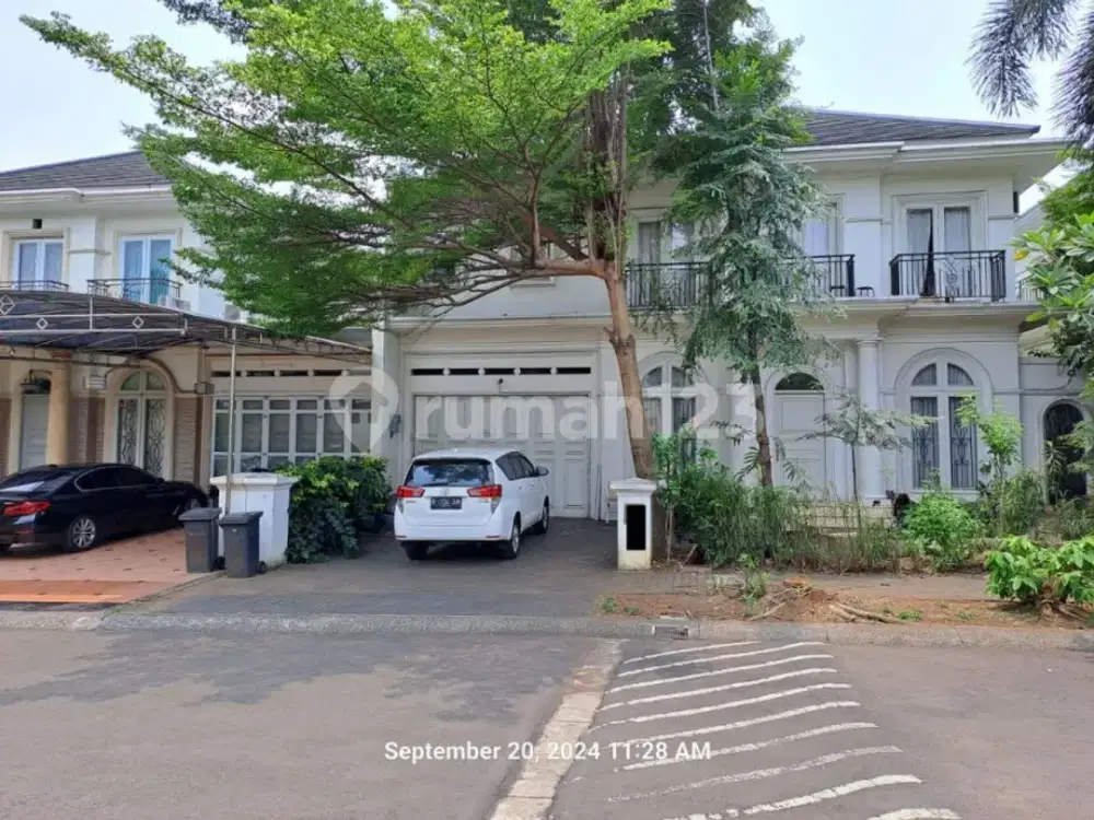 Rumah Klasik Mewah Asri SHM Bagus Lokasi Terdepan di Bsd