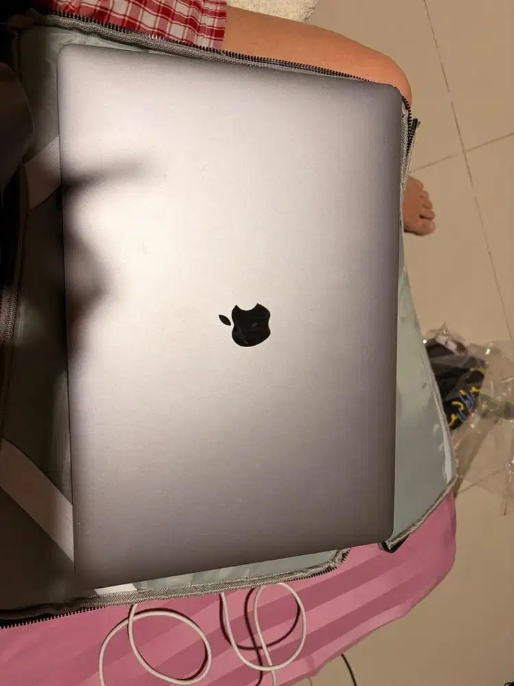 Macbook pro 2019 16 GB ssd 512