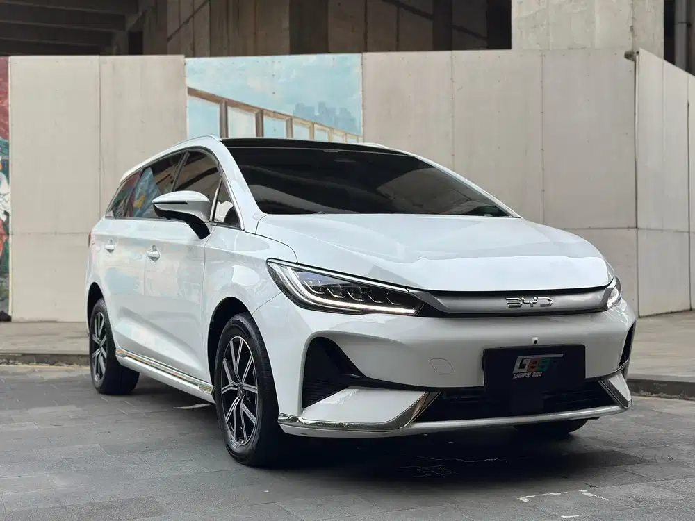 BYD M6 Superior! Type tertinggi nya! Captain seat & Sunroof