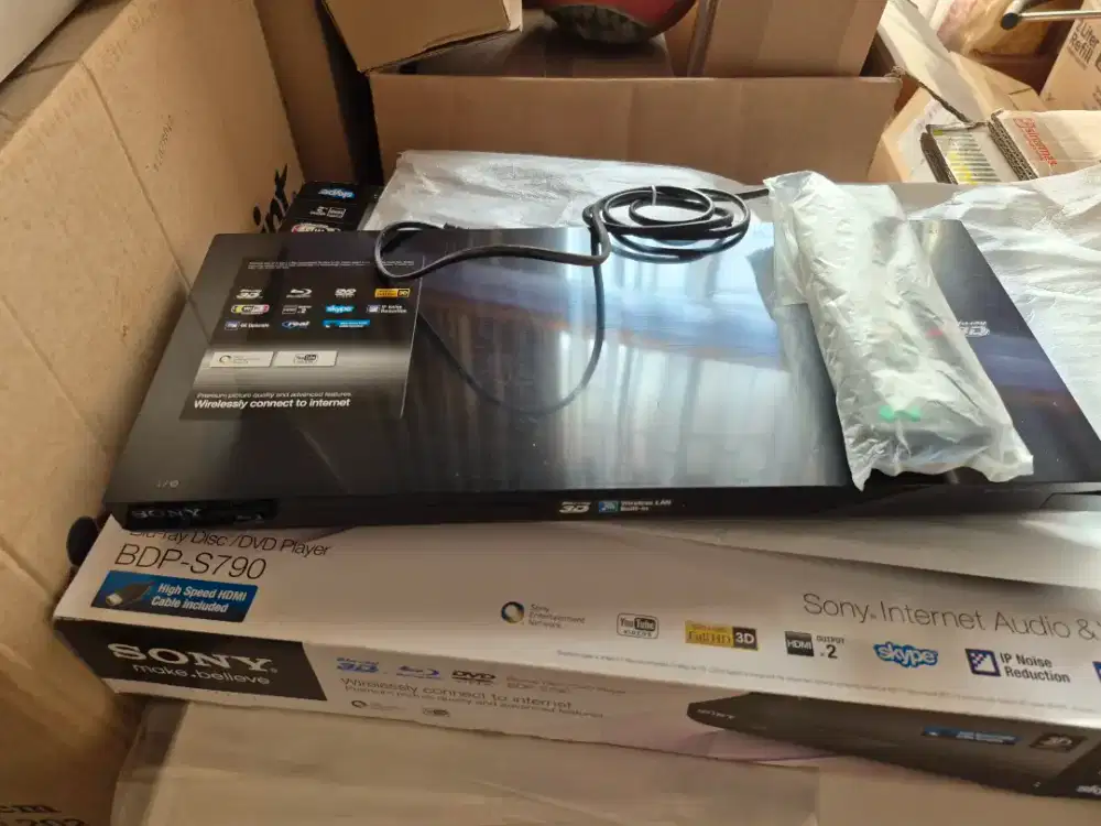 Paket bluray disc 3D Sony + sound projector Yamaha YSP 2200