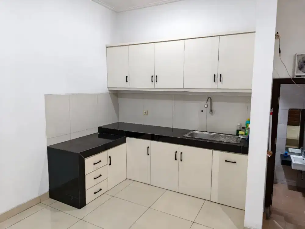 Dijual Rumah Full Bangunan Asia Green Lake City