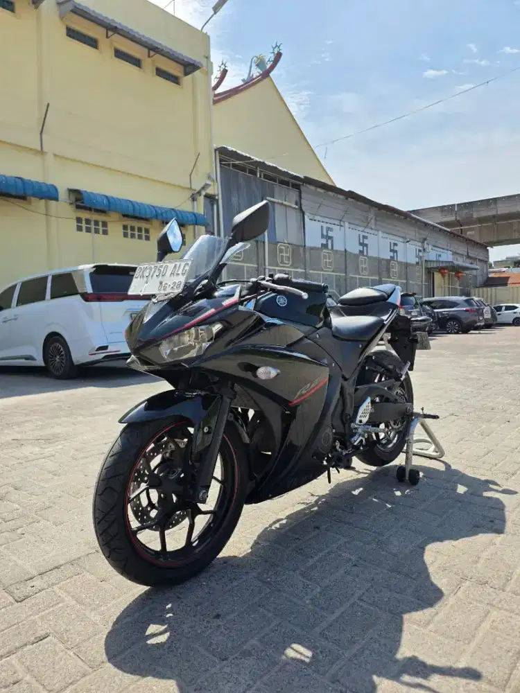 Yamaha R25 Hitam 2023 NIK 2018