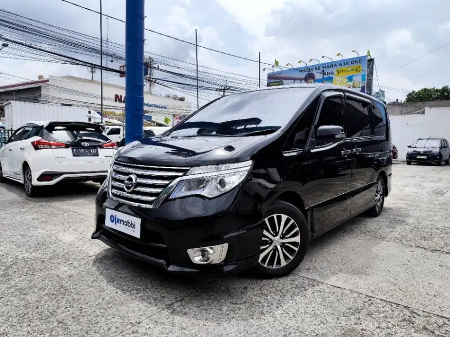 Cash dan Credit Nissan Serena AT 2015 JUZ