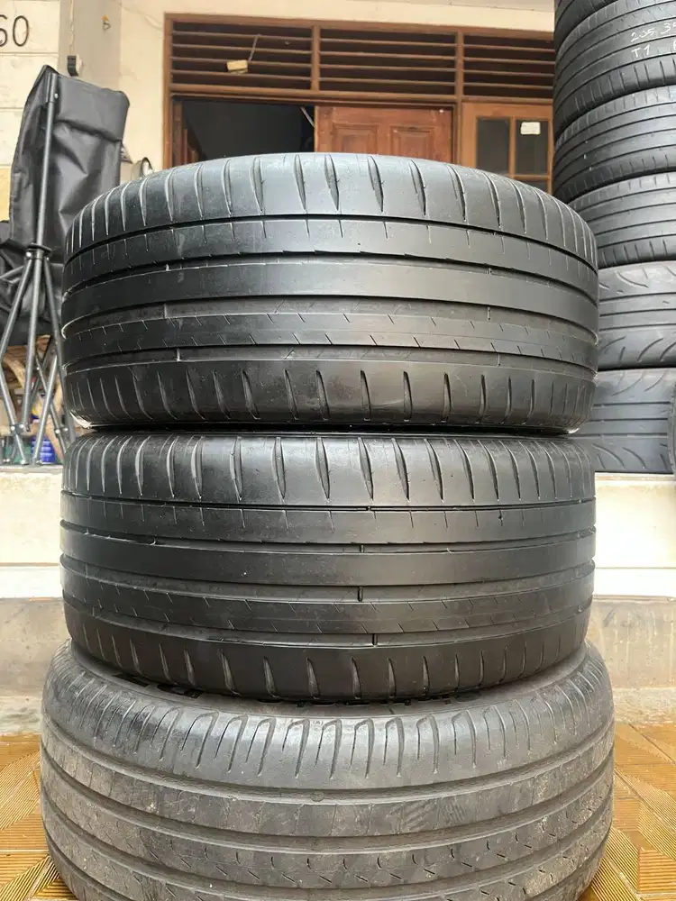 Ban Michelin Pilot Sport 4 225 40 r18 2Pcs