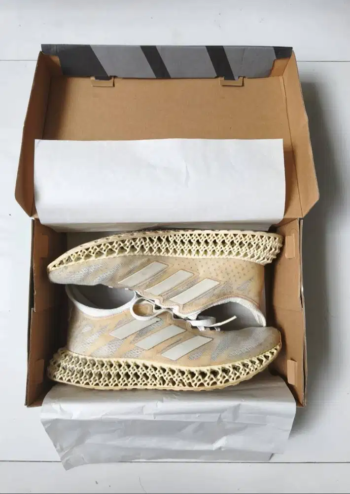 Sepatu Adidas 4DFWD Original White Cream 43 1/3 insole 27.5 cm