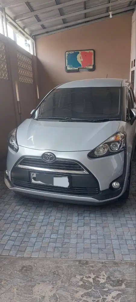 Toyota Sienta Tipe V- MT Tahun 2018