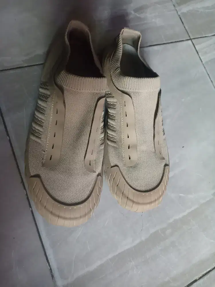 dijual sepatu pria