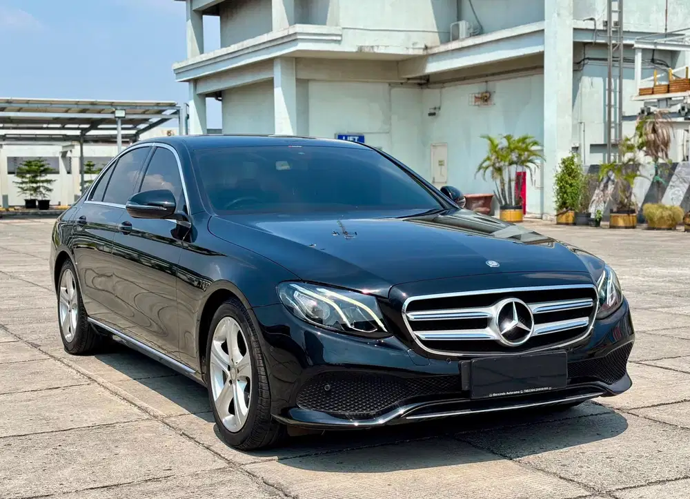 [LOW ODO 26.000] MERCEDES BENZ E250 AVANTGARDE 2017 HITAM TT 2018 E200