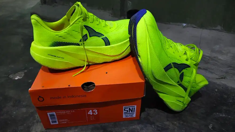 SEPATU LARI ORTUSHYPERBLAST ELECTRICITY 3.0