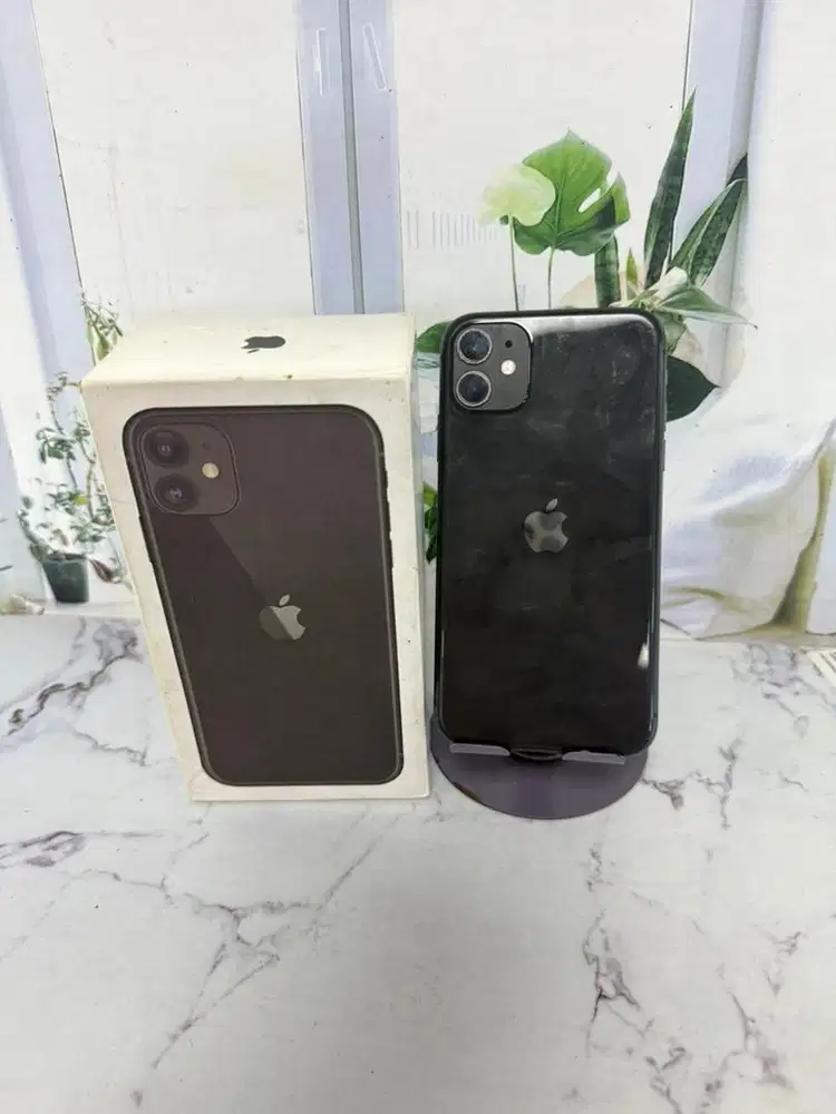 Jual hp iphone 111 64 gb kondisi normal semu