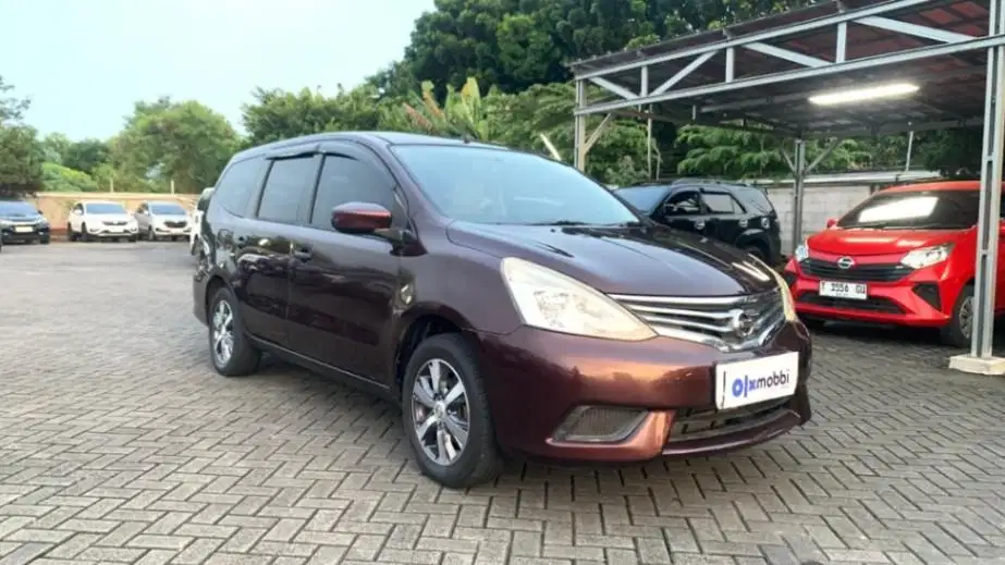 DP MURAH Nissan Grand livina 1.5 SV Bensin-AT 2017  CNRHB
