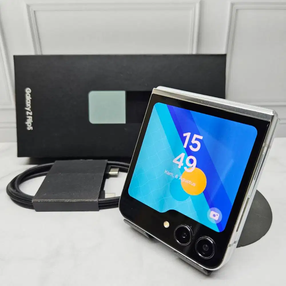 Samsung Galaxy Z Flip 5 8/512GB Mint LIKE NEW SEIN Fullset No Minus