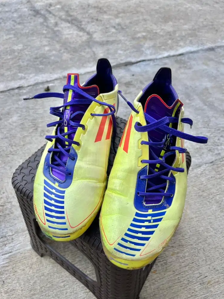 sepatu bola adidas f50