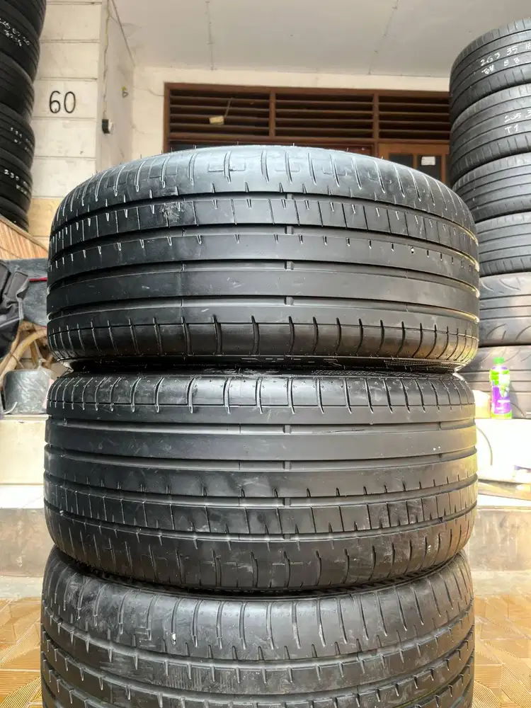 Ban Accelera PHI R 245 35 r21 2Pcs