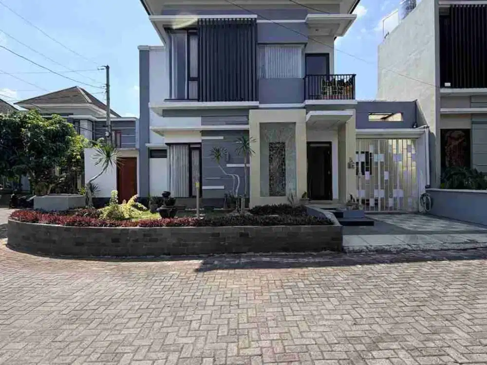 RUMAH MEWAH 2 LANTAI DALAM PERUMAHAN ONE GATE SYSTEM DI JALAN PALAGAN MLATI SLEMAN