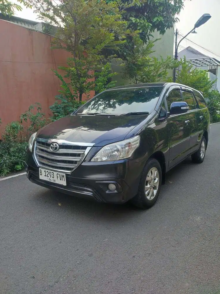 Toyota Kijang Innova 2005 Bensin