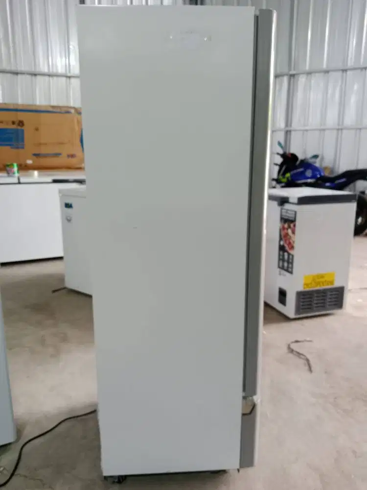 Promo Cuci Gudang GEA EXPO-30FC Display Showcase - Showcase kaca 222 L