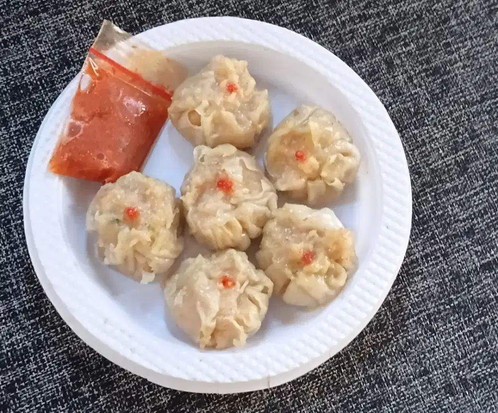 Ready banyak dimsum ayam +saos