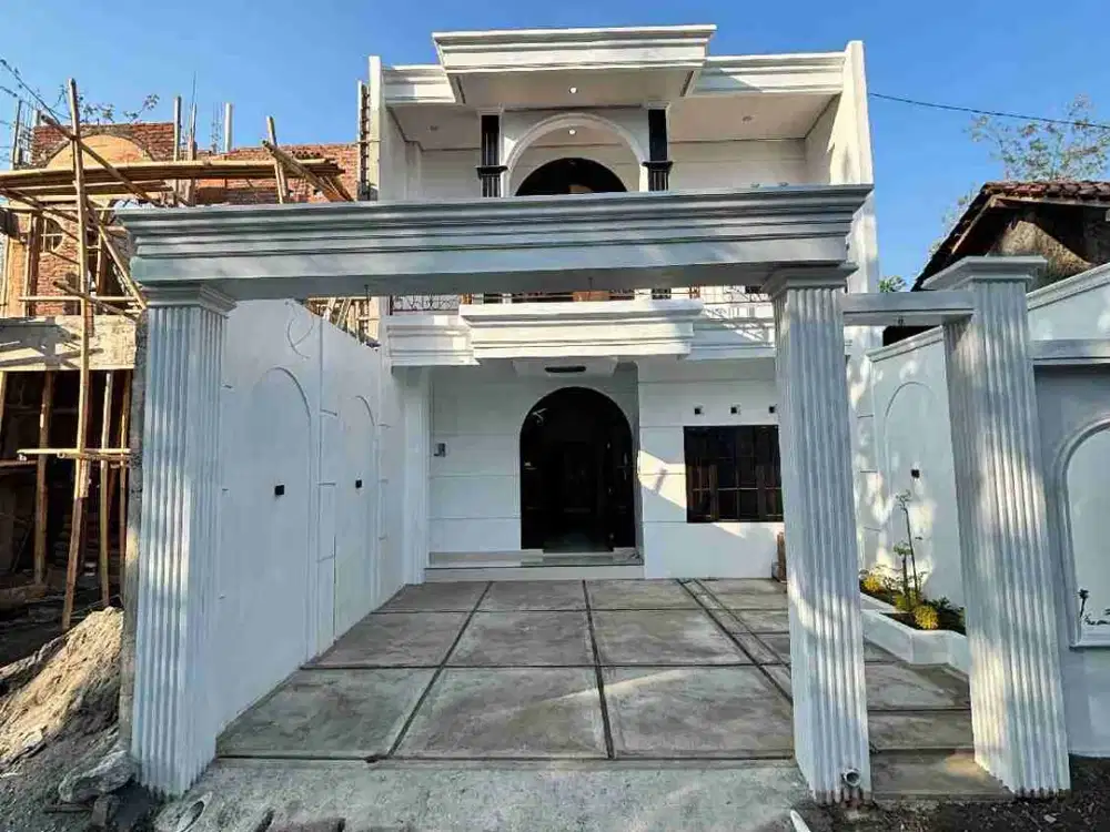 RUMAH MEWAH CLASSIC MODERN 2 LANTAI DI PLERET BANTUL DEKAT RS. PERMATA HUSADA