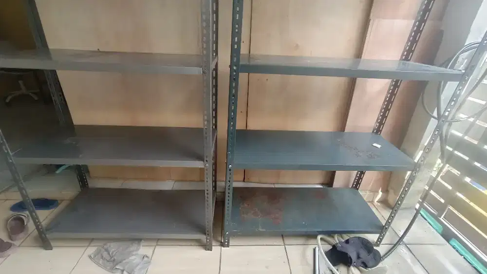 Rak Besi Serbaguna