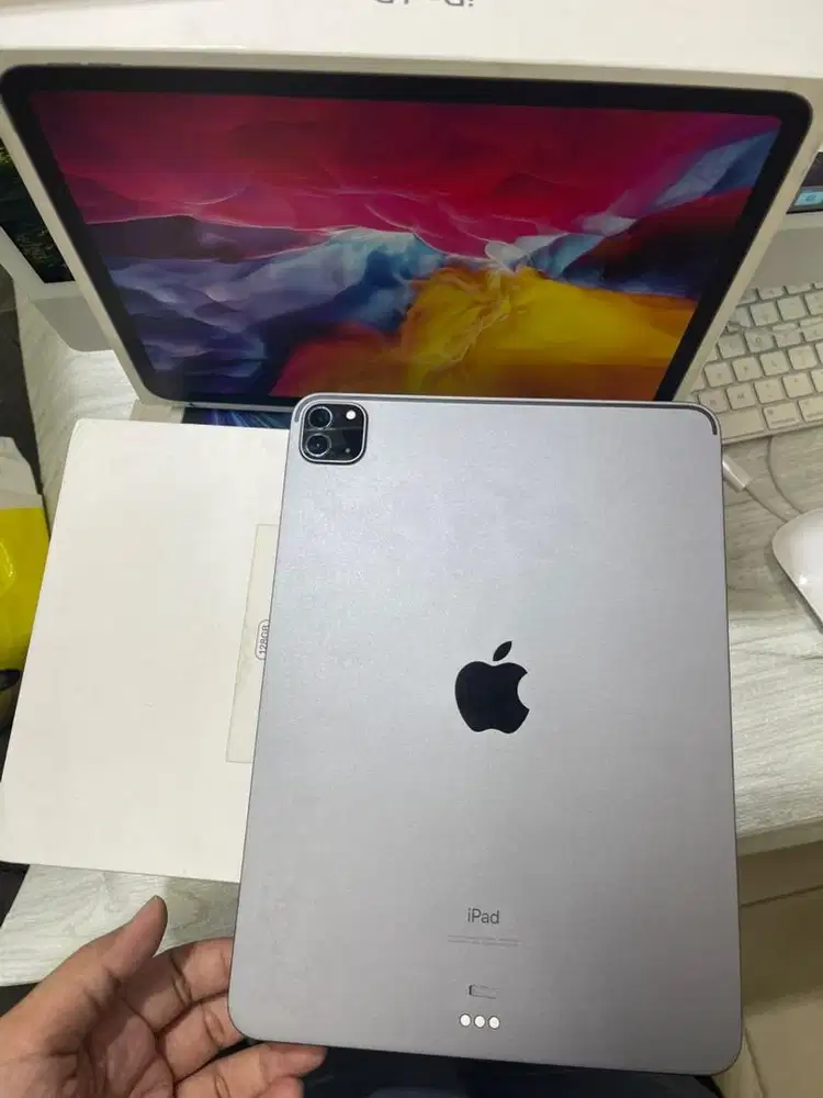 IPAD PRO 2020 11 128GB wifi bekas ( minus faceid off