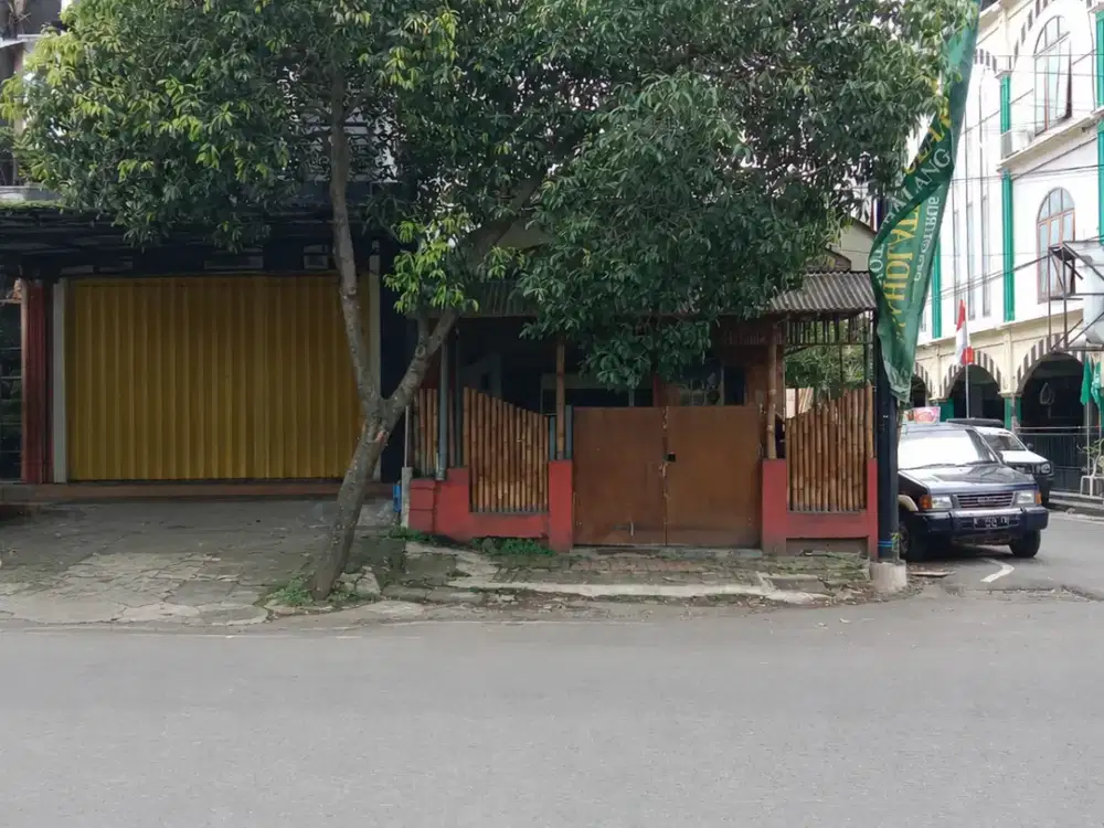 Rumah Strategis di Pusat Kota Malang. Dekat Alun-Alun Kota, Kayutangan Heritage, Pasar Besar, Stasiun Malang Kota Baru, Ijen Boulevard. MLG00078