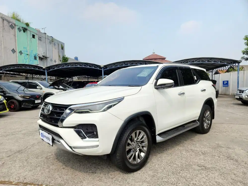 DP RENDAH - Toyota Fortuner 2.8 4x2 VRZ Solar-AT 2023