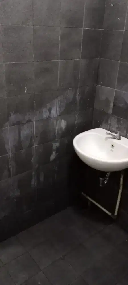 Disewakan gudang di jl.Bidadari, Seminyak - Thumbnail 9