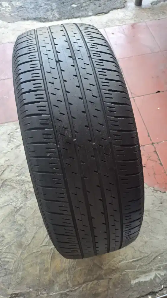 Ban 235 60 18 bridgestone dueler ht