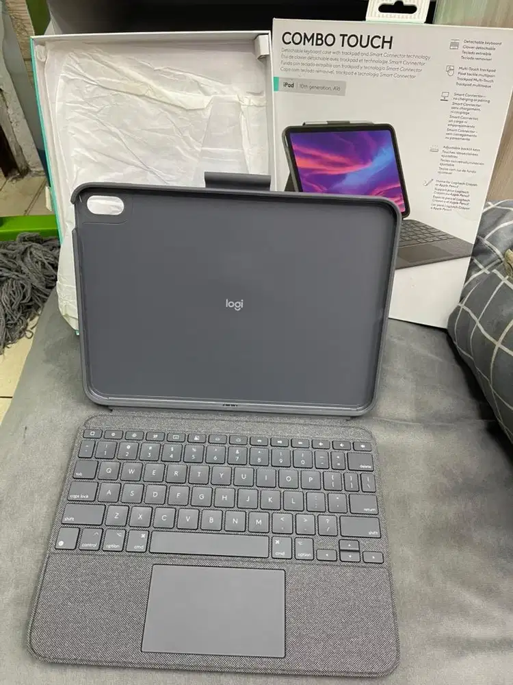 LOGITECH combo touch keyboard ipad 10 11 Original fulset ( bekas