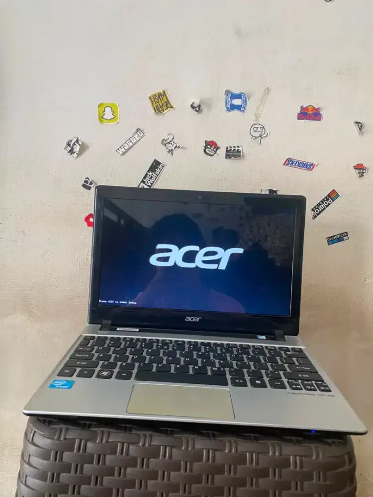 JUAL LAPTOP ACER AO756  INTEL CELERON  RAM 4GB HDD 320GB BERGARANSI