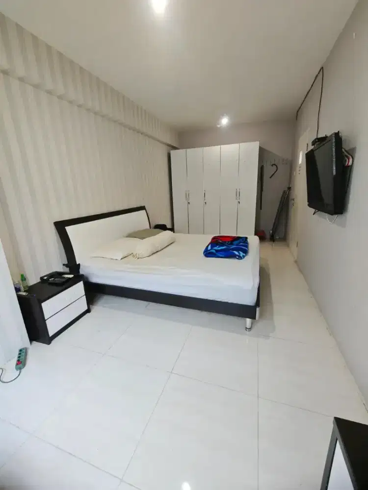 Jual unit 2BR jadi 1BR Furnished Apartemen Puncak Bukit Golf, Surabaya
