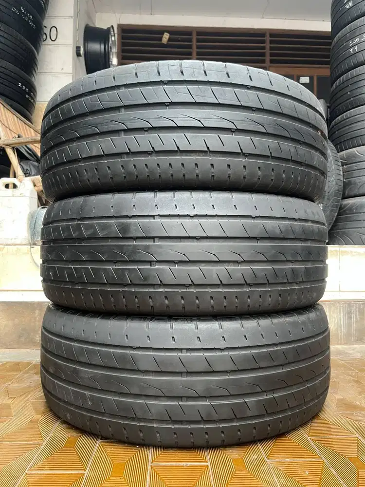 Ban Continental Ultra Contact UC6 Suv 255 60 r18 3Pcs