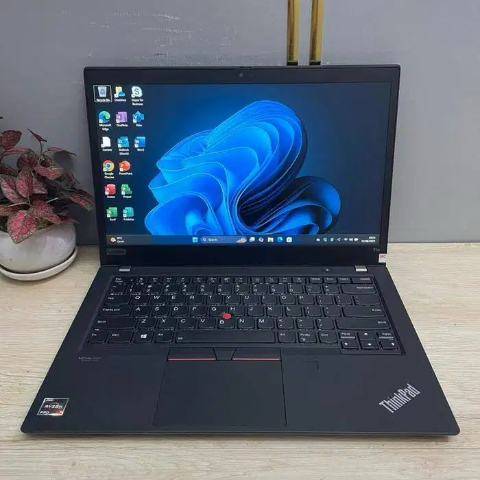 Lenovo Thinkpad T14 G2 AMD RYZEN 7-5850 RAM 16GB 14inch N-ETM