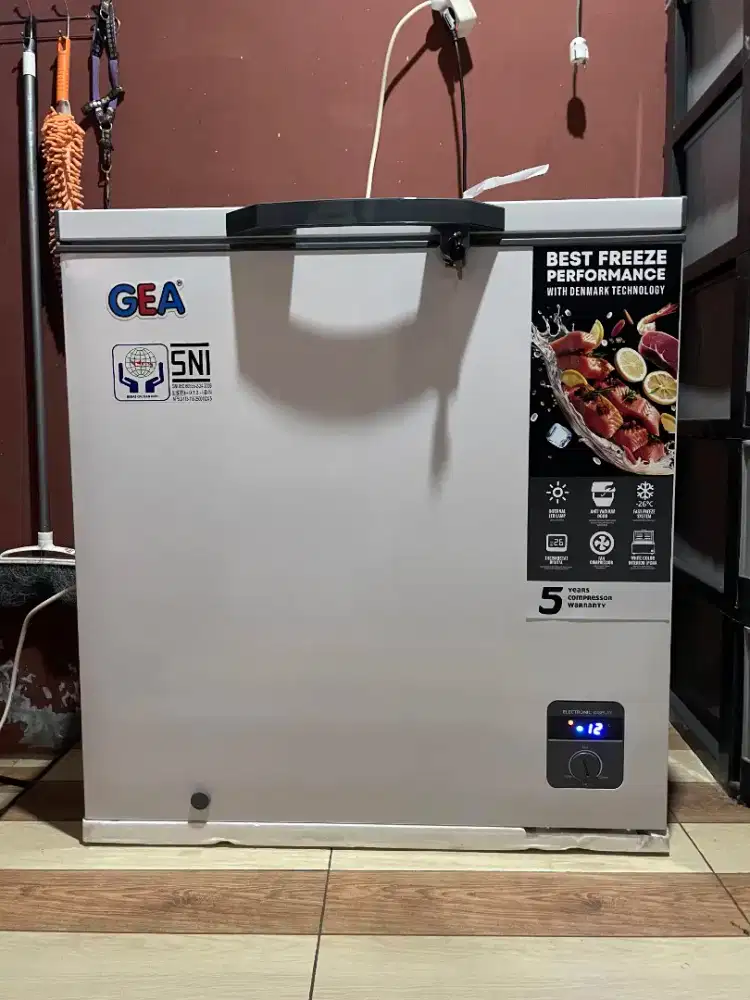 JUAL FREEZE GEA AB208R