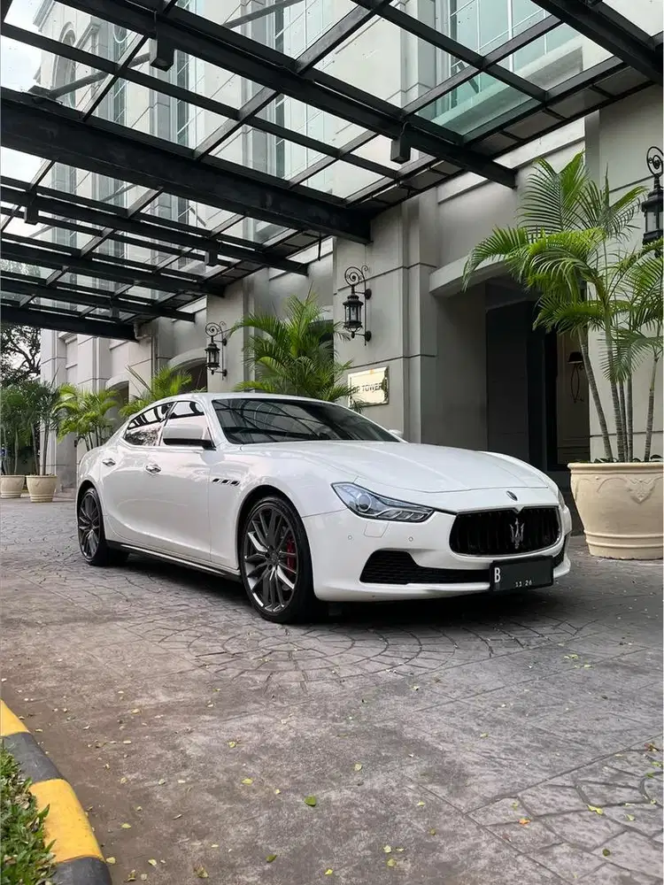 Maserati Ghibli S 3.0 LOW KM!