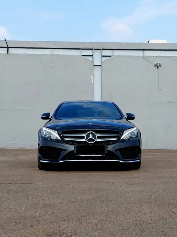 Mercedes Benz Mercy C200 C 200  ( W205 ) AMG 2017 Black on Black