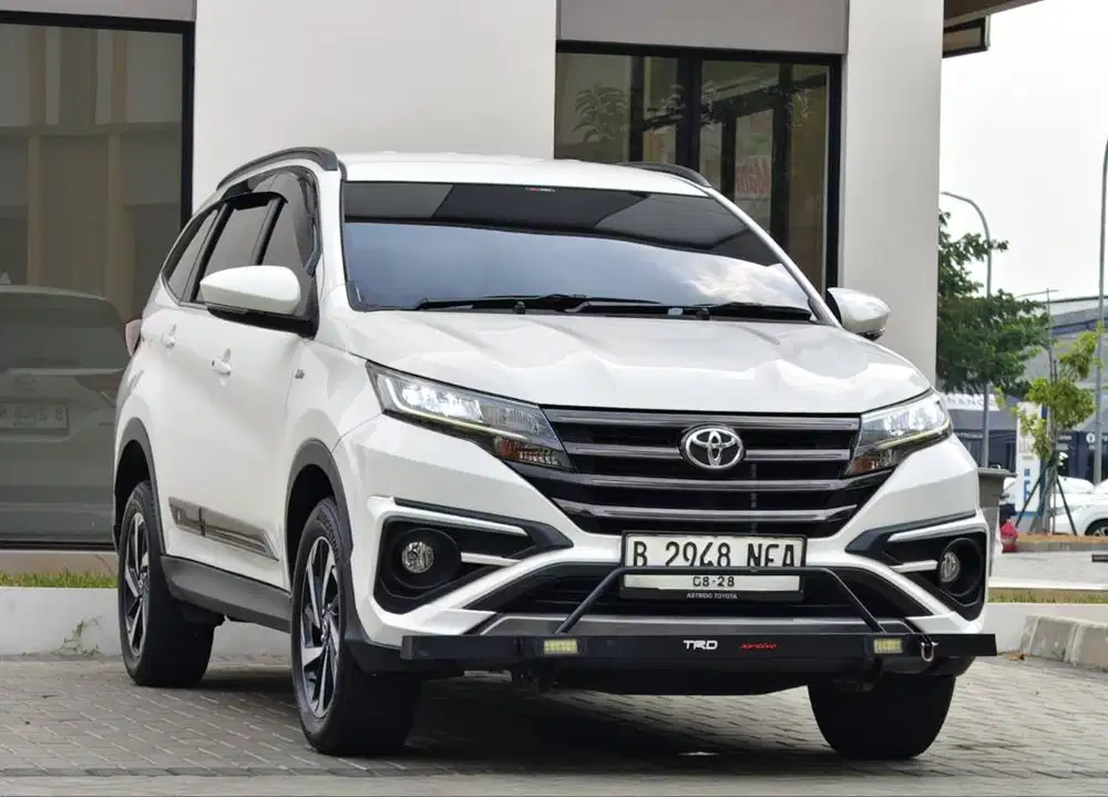 TDP 10jt !! Toyota Rush 1.5 GR Sport AT 2023 Putih Kondisi Istimewa