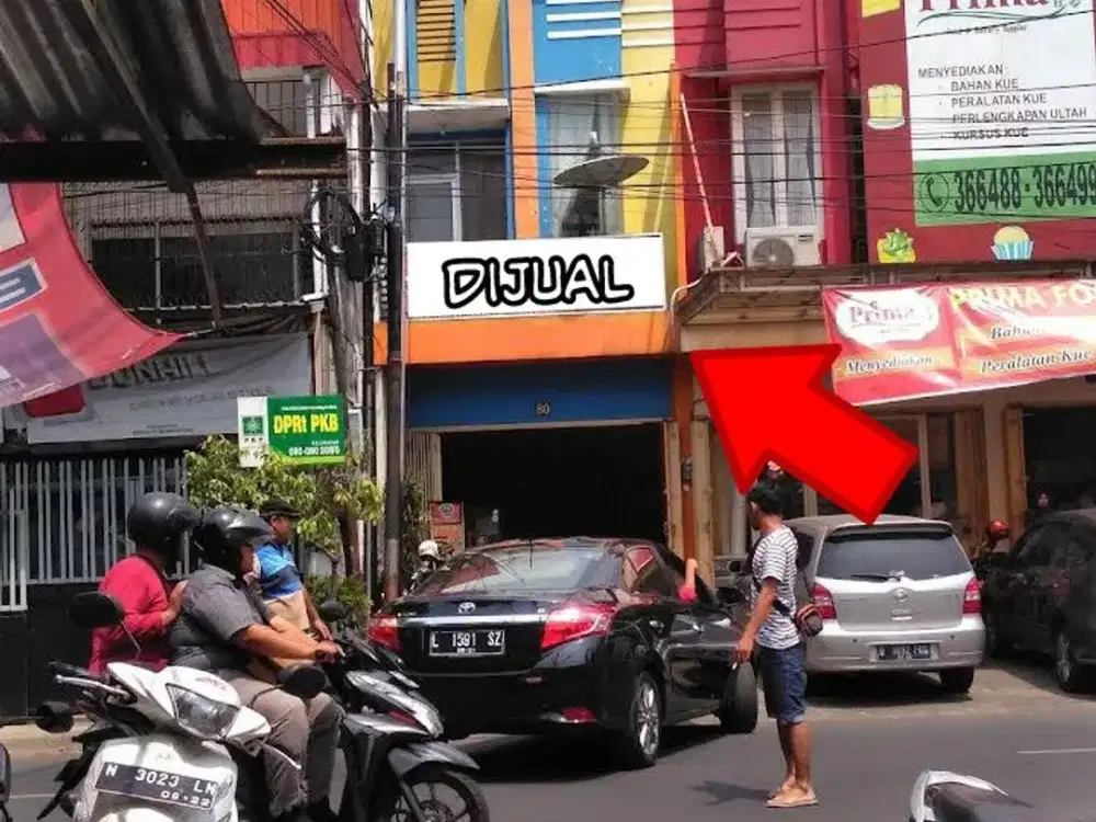 Ruko Komersial di Jantung Kota Malang. Dekat Universitas Brawijaya, UM, Ijen Boulevard, MOG, Rumah Sakit Lavalette, dan Alun-Alun Kota Malang.MLG00085