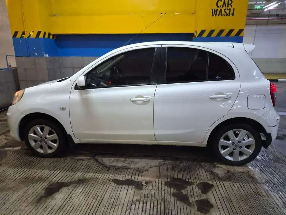 Nissan March 2012 Bensin