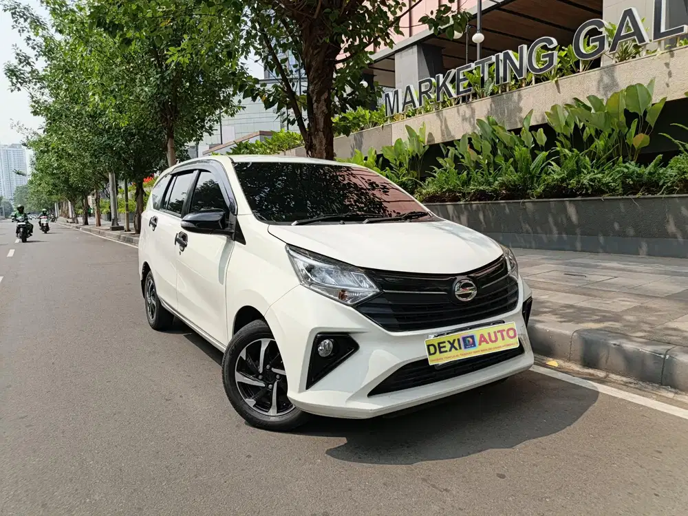 (KM20000)DAIHATSU SIGRA 1.2 R AT 2023 NIK 2022 KM RENDAH ISTIMEWA