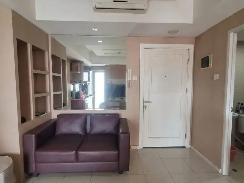 Disewakan Pertahun 2 Bedroom Full Furnished Lantai tinggi Apartemen Green Lake Sunter