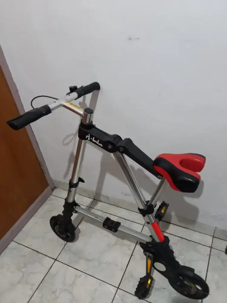 Sepeda Lipat A-bike, Tidak pernah digunakan, kondisi baik